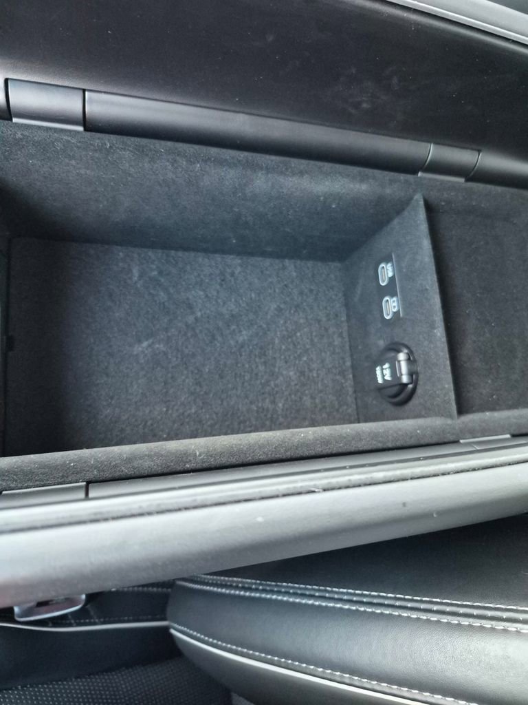 Used 2023 Genesis G90 3.5T image 23