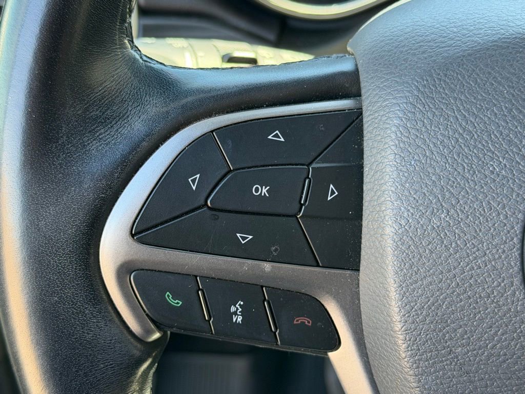 Used 2021 Jeep Grand Cherokee Limited w/ Luxury Group II image 16