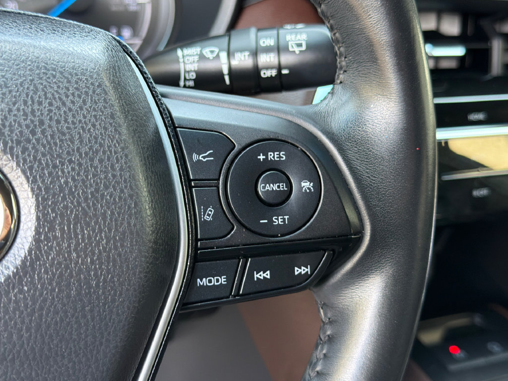 Used 2022 Toyota Venza XLE AWD/4WD image 25