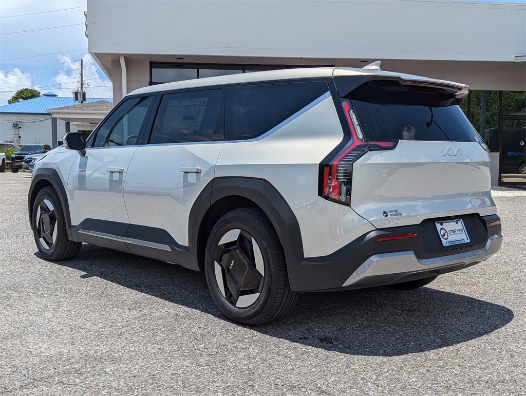 New 2026 Kia EV9 Light image 5
