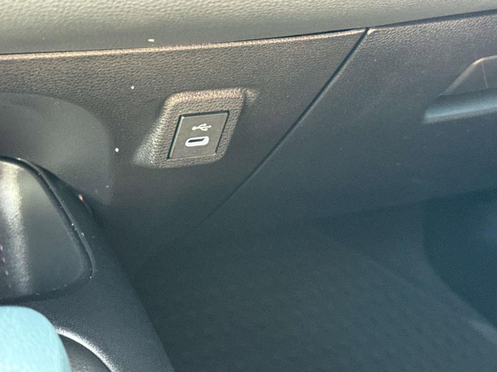 Used 2025 Toyota Corolla SE image 29