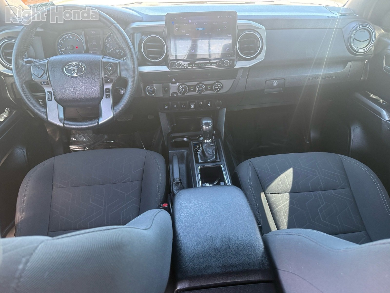 Used 2019 Toyota Tacoma TRD Sport w/ Technology Package image 26