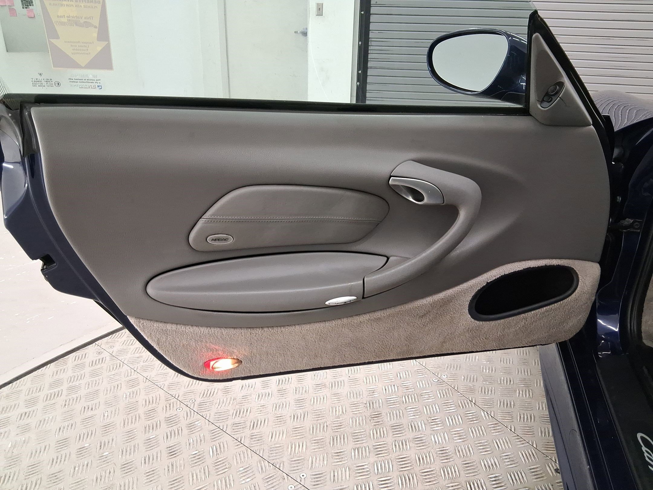 Used 2002 Porsche 911 Carrera image 18