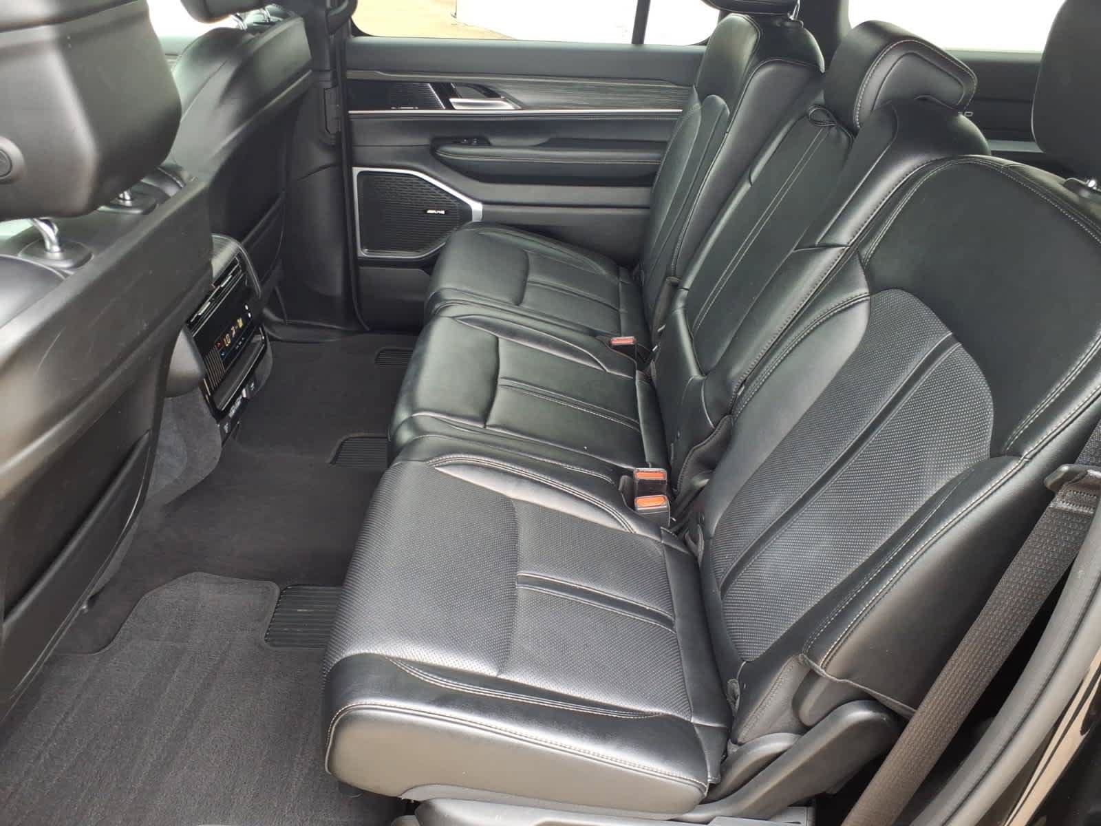 Used 2024 Jeep Wagoneer Series II w/ Flexible Seating Group RWD image 23