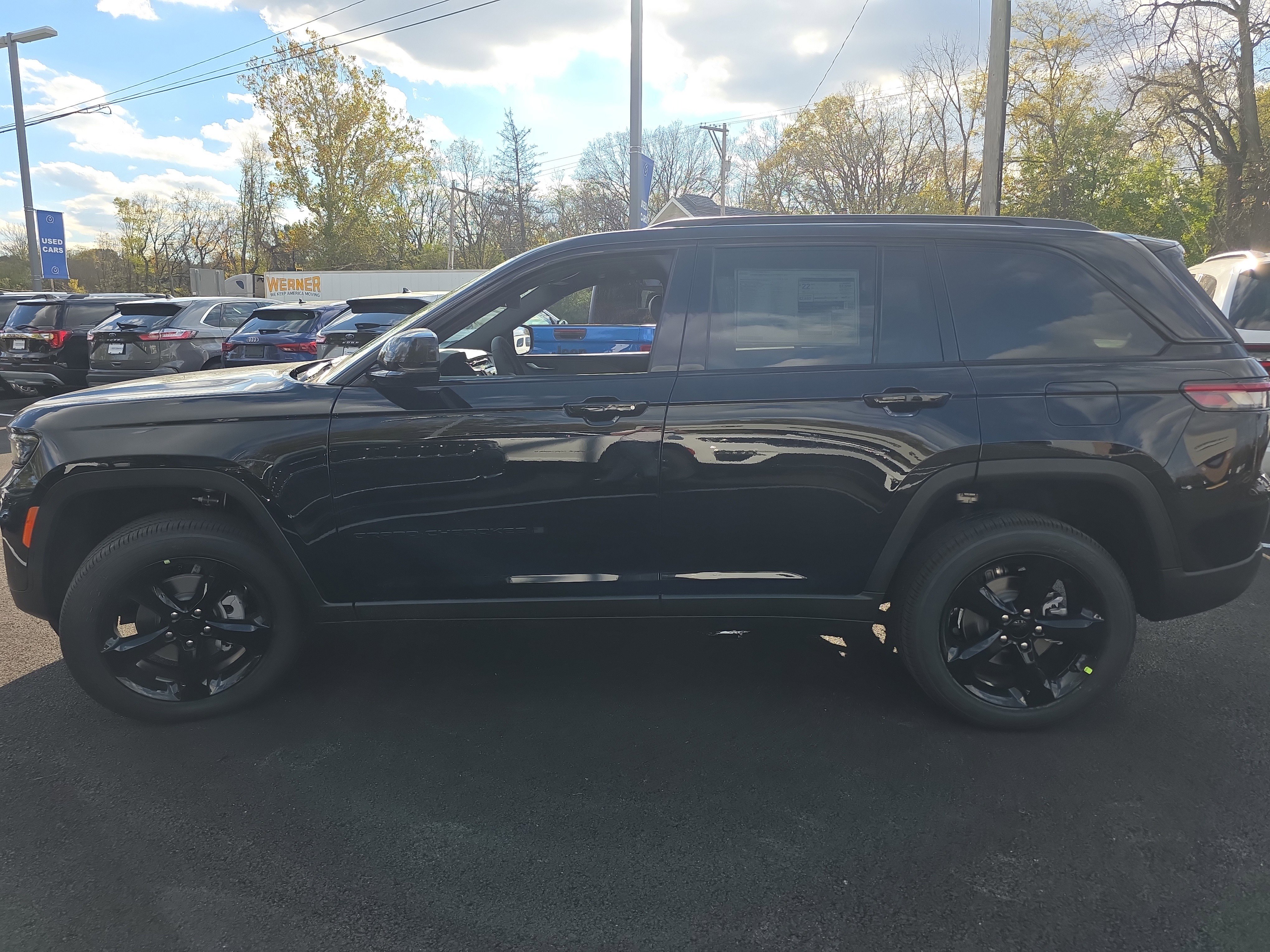 New 2025 Jeep Grand Cherokee Altitude w/ Trailer Tow Package image 20