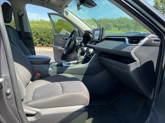 Used 2019 Toyota RAV4 LE AWD/4WD image 20