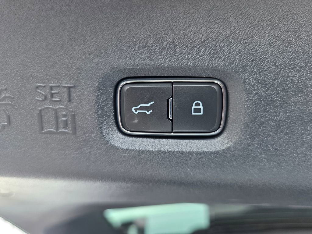 Used 2025 Ford Expedition Active AWD/4WD image 15