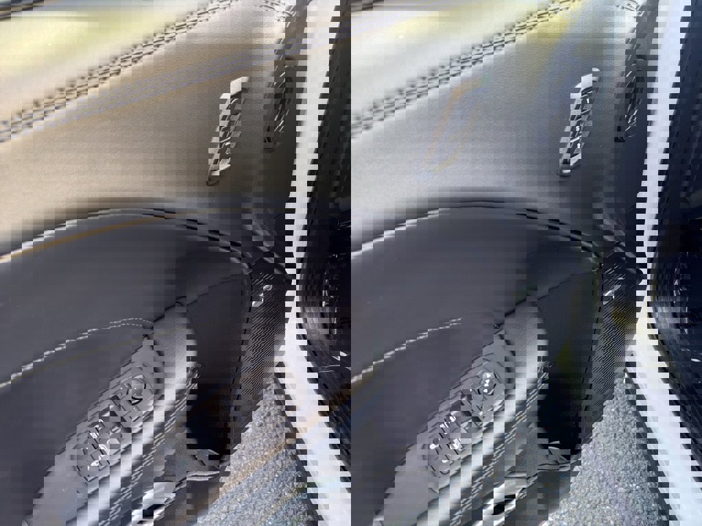 Used 2022 Dodge Challenger GT w/ Plus Package image 5