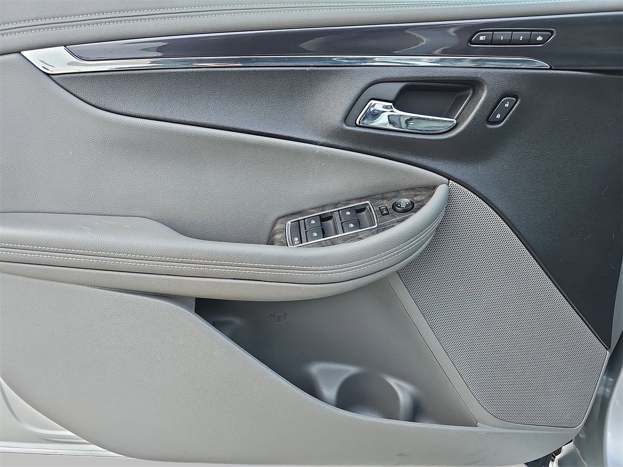 Used 2014 Chevrolet Impala LTZ image 26