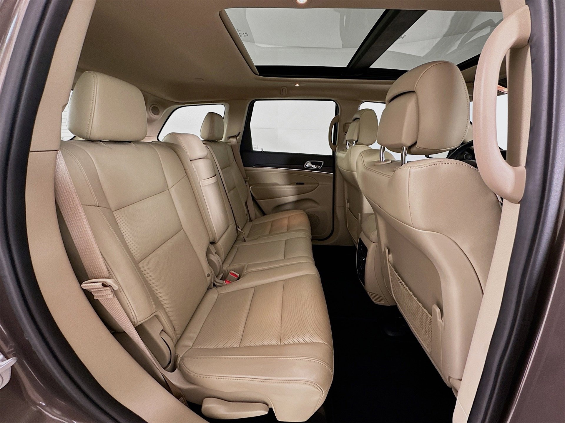 Used 2020 Jeep Grand Cherokee Limited w/ Luxury Group II image 29