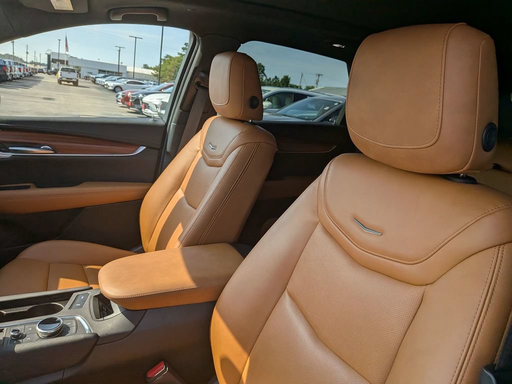 Certified 2024 Cadillac XT5 Premium Luxury FWD image 10