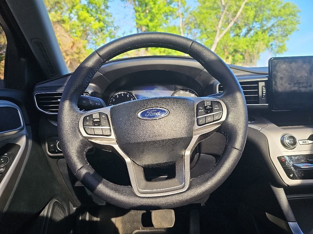 Used 2024 Ford Explorer XLT w/ Equipment Group 202A AWD/4WD image 12