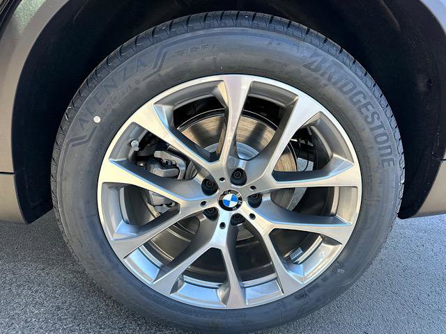 New 2026 BMW X5 xDrive40i w/ Premium Package image 7