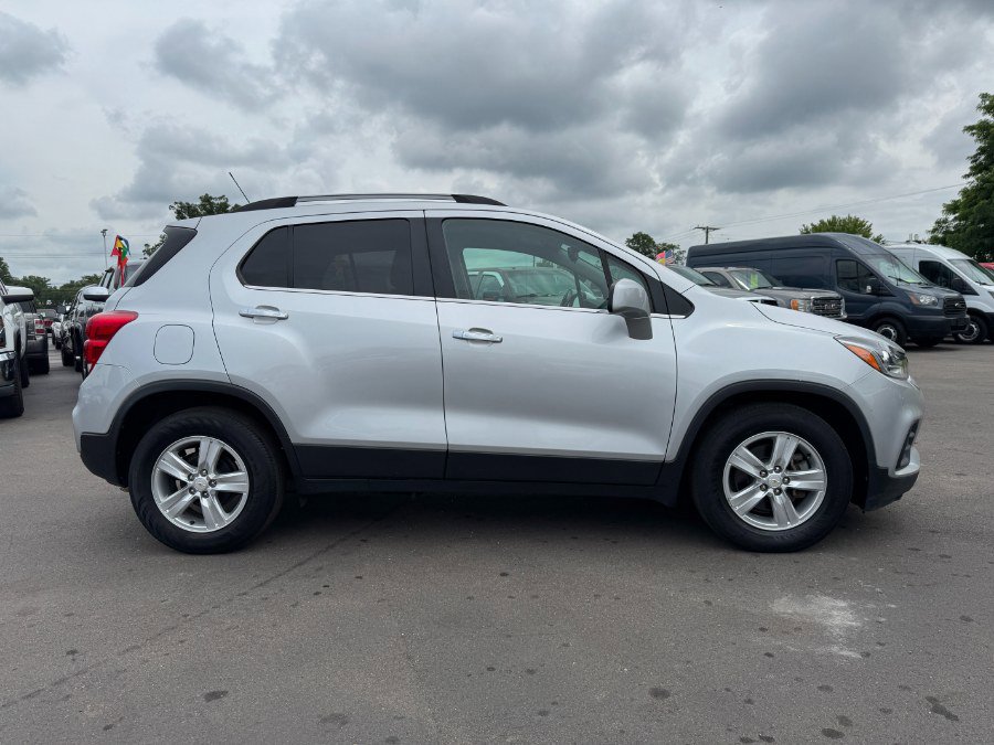 Used 2019 Chevrolet Trax LT w/ LT Convenience Package image 6
