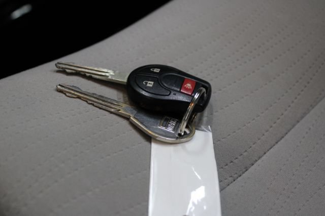 Used 2009 Nissan Cube 1.8 S w/ Interior Designer Pkg FWD image 13