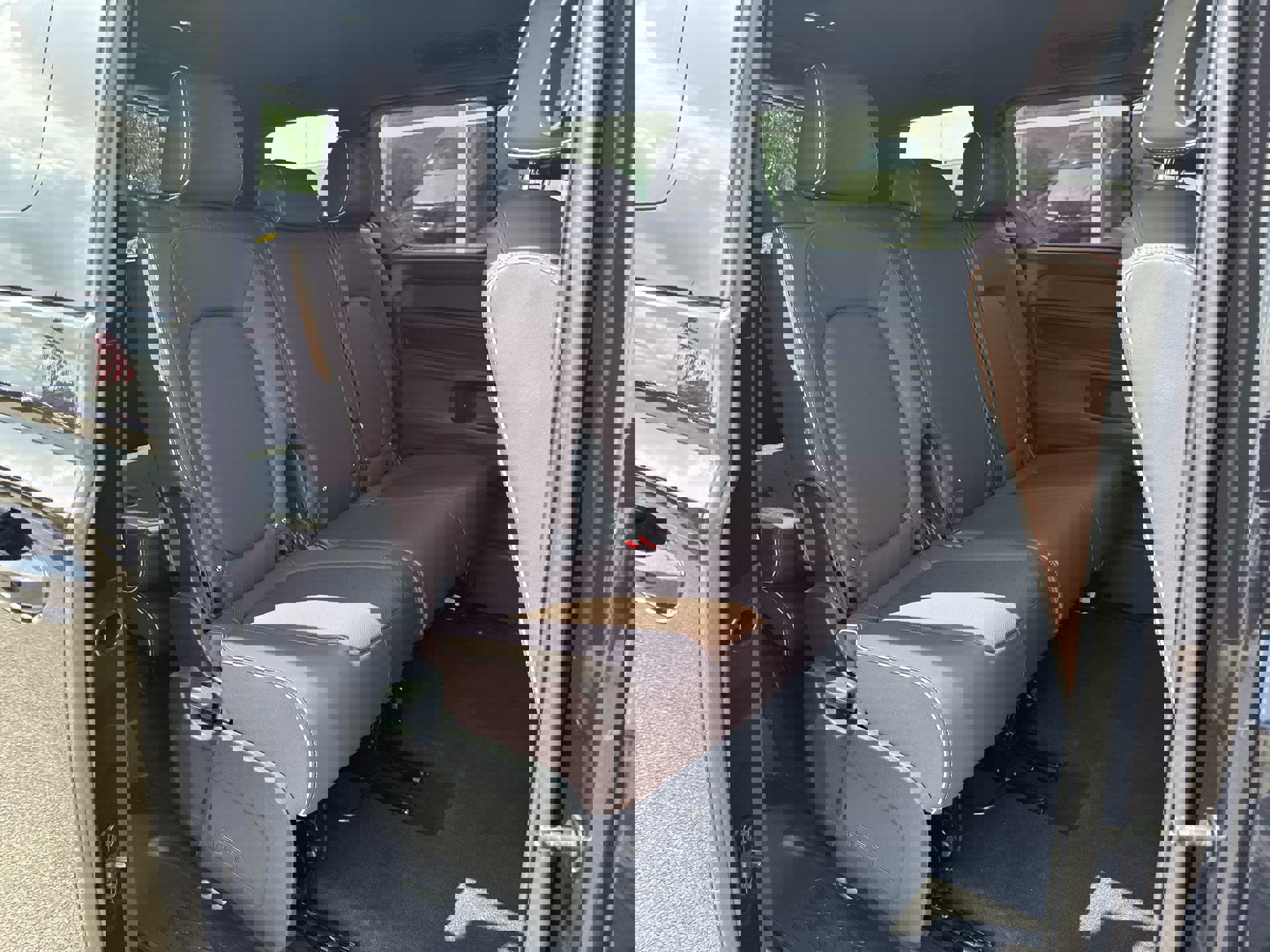 New 2025 Volkswagen ID. Buzz Pro S image 25