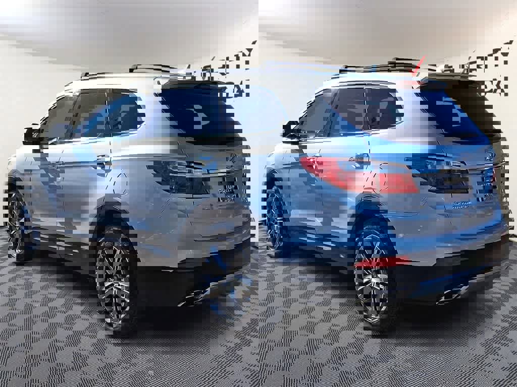 Used 2016 Hyundai Santa Fe Limited image 6