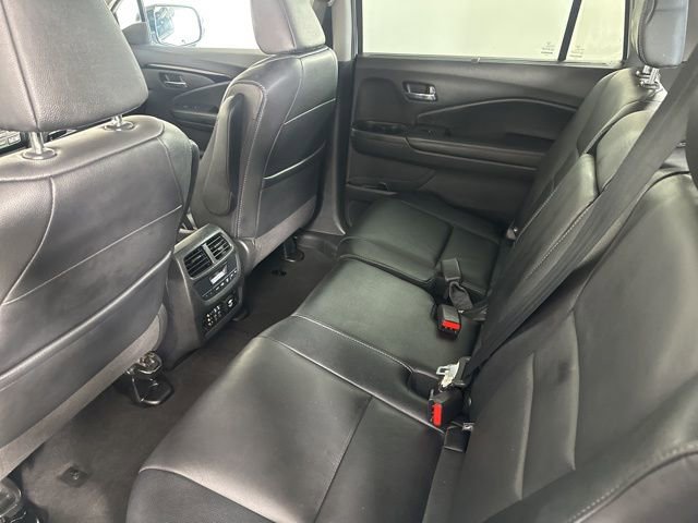 Used 2018 Honda Pilot Touring image 22