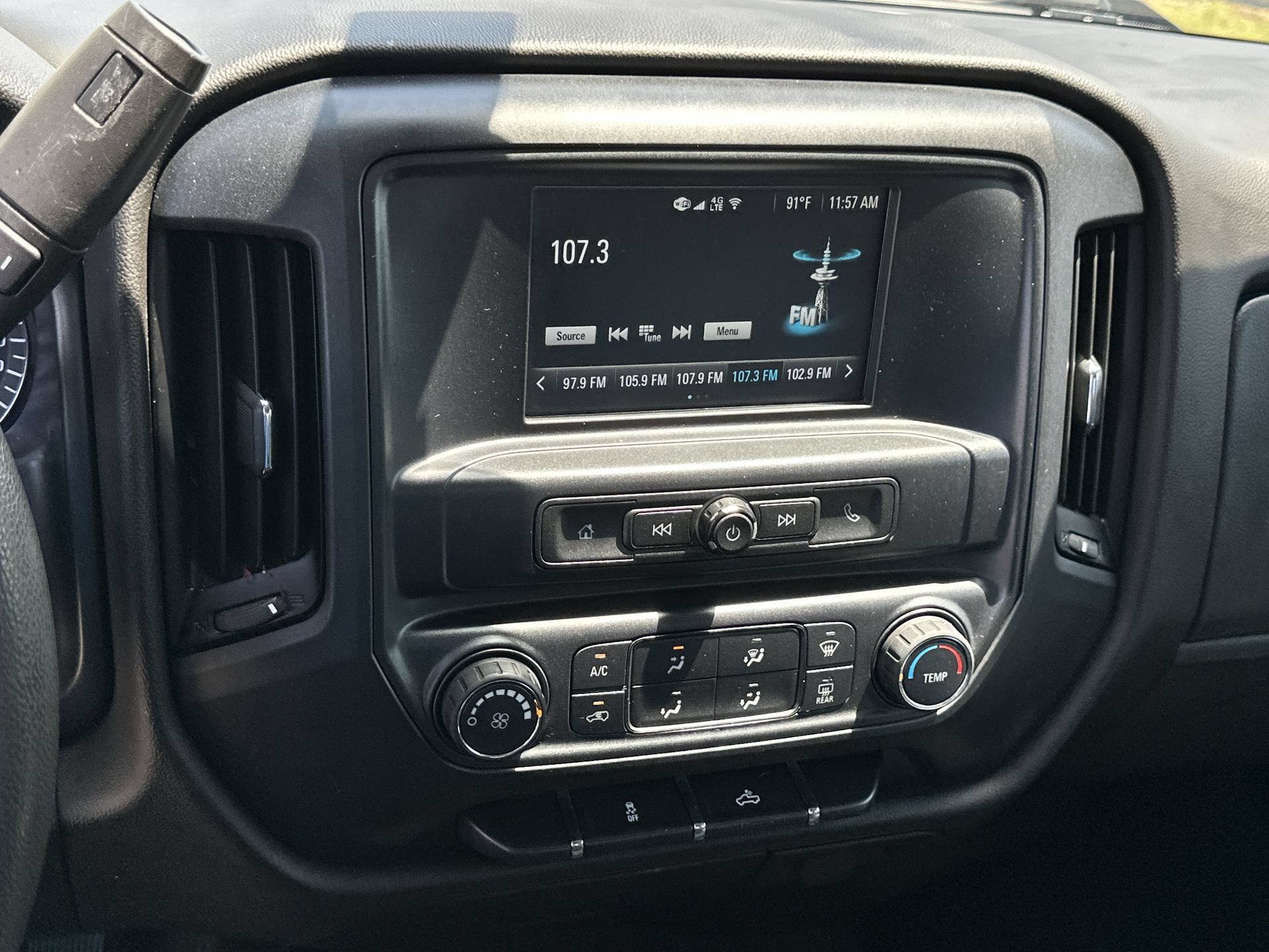 Used 2018 Chevrolet Silverado 1500 Custom w/ Custom Value Package RWD image 21