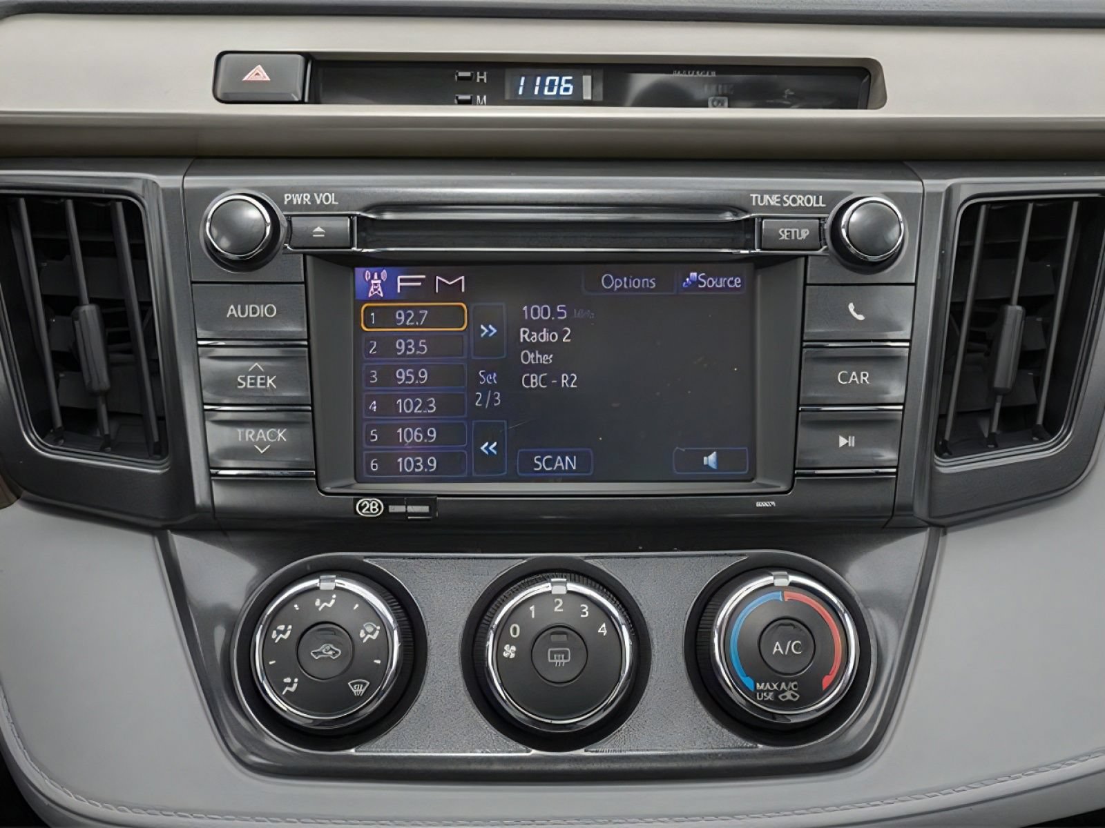 Used 2014 Toyota RAV4 LE FWD image 11