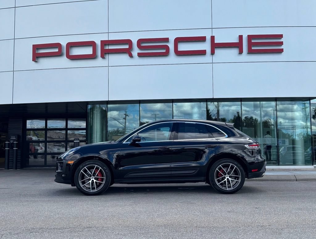 Certified 2023 Porsche Macan S AWD/4WD image 2