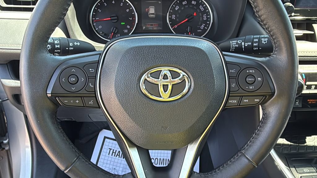 Used 2020 Toyota RAV4 XLE Premium AWD/4WD image 25