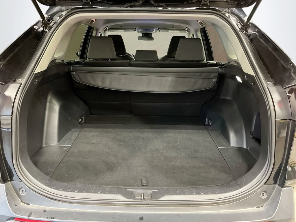 Used 2024 Toyota RAV4 XLE FWD image 30