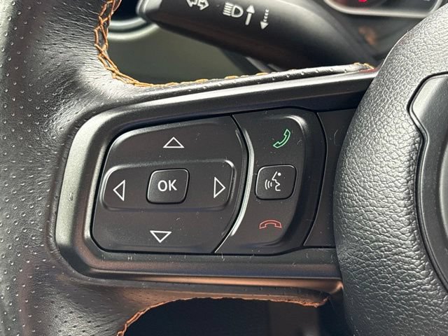 Used 2025 Jeep Gladiator Mojave AWD/4WD image 23