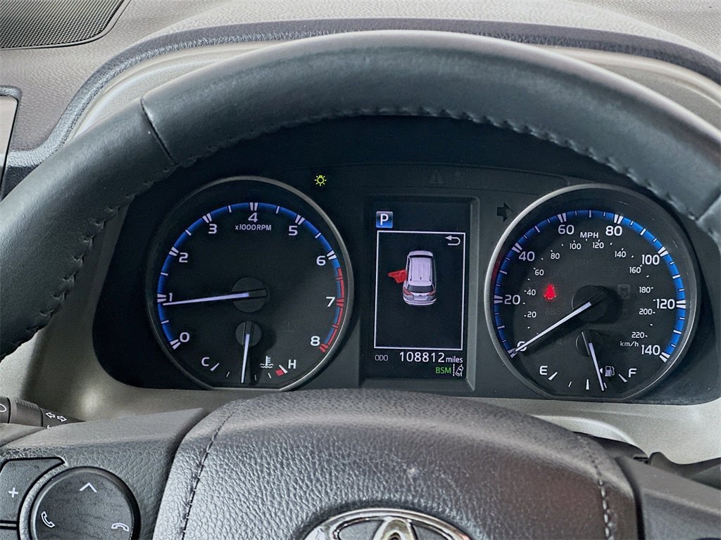 Used 2018 Toyota RAV4 XLE image 19