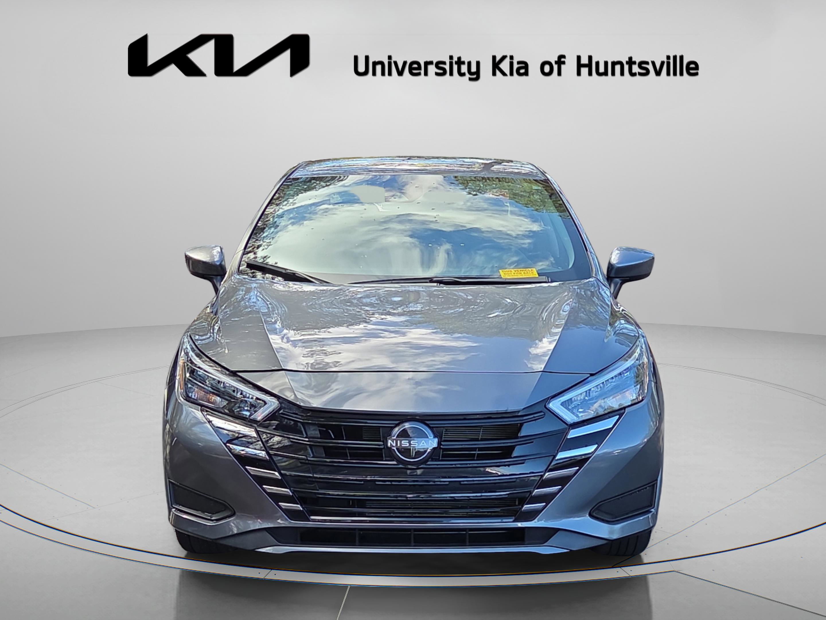 Used 2025 Nissan Versa SV image 8