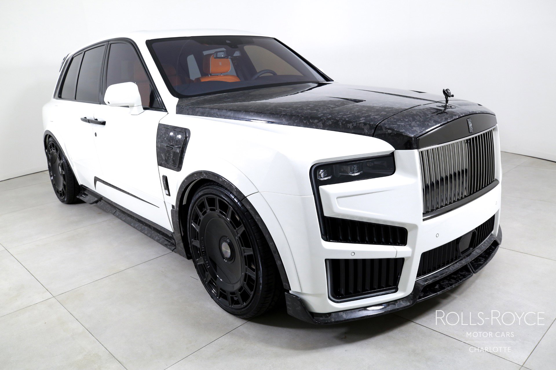 Used 2025 Rolls-Royce Cullinan Black Badge image 6