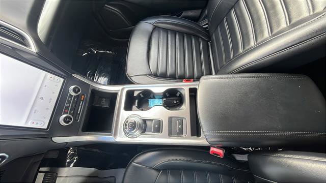 Used 2023 Ford Edge SEL image 17