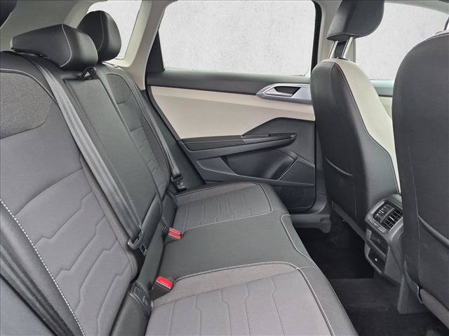 Used 2025 Volkswagen Taos SE FWD image 20