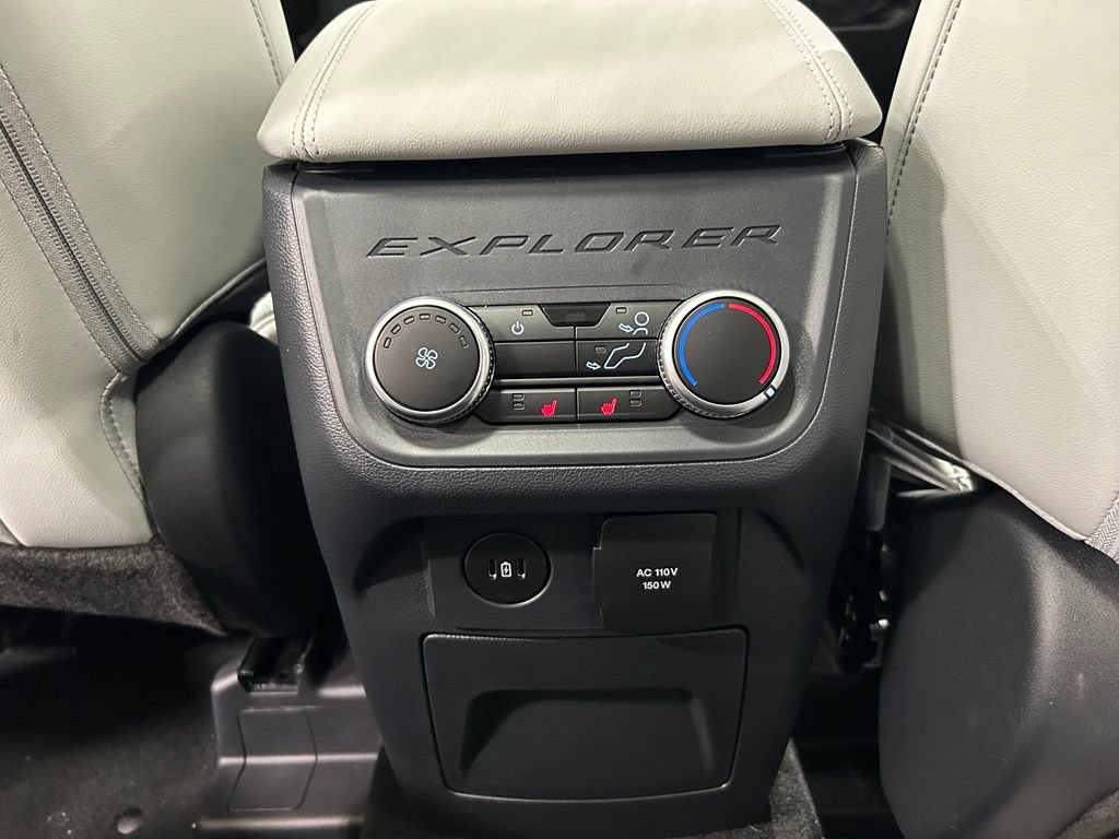 New 2026 Ford Explorer Platinum w/ LUX Leather Package AWD/4WD image 32