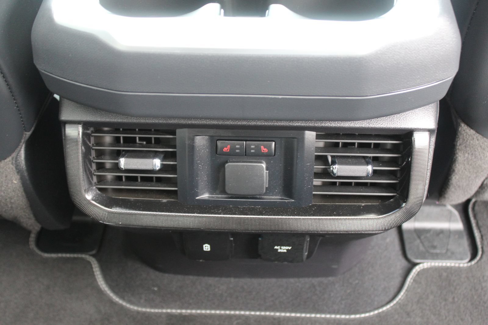 Used 2023 Ford F150 Lightning Platinum AWD/4WD image 17