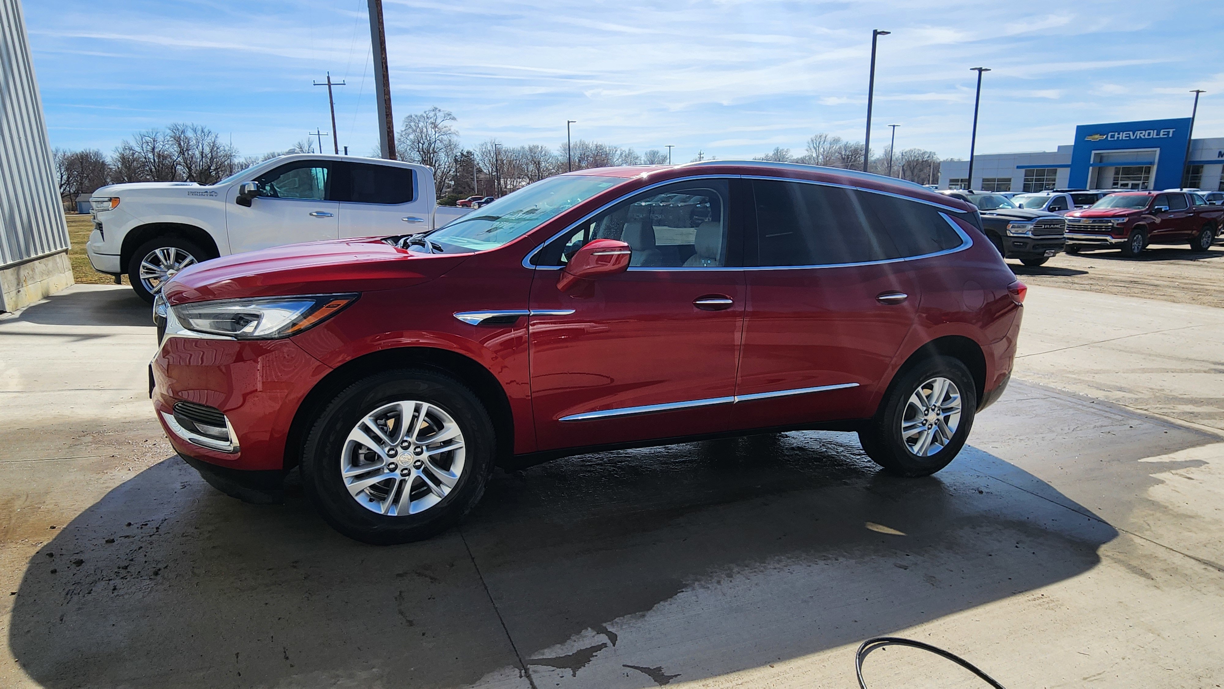 Used 2021 Buick Enclave Essence w/ Sound and Sites Package image 9