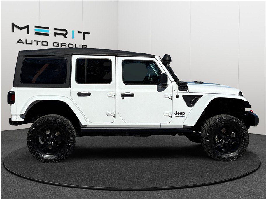 Used 2021 Jeep Wrangler Unlimited Sahara w/ Altitude AWD/4WD image 10