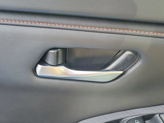 Used 2025 Nissan Sentra SR FWD image 16