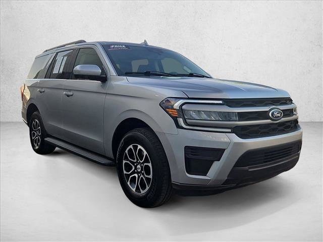 Used 2024 Ford Expedition XLT RWD image 3