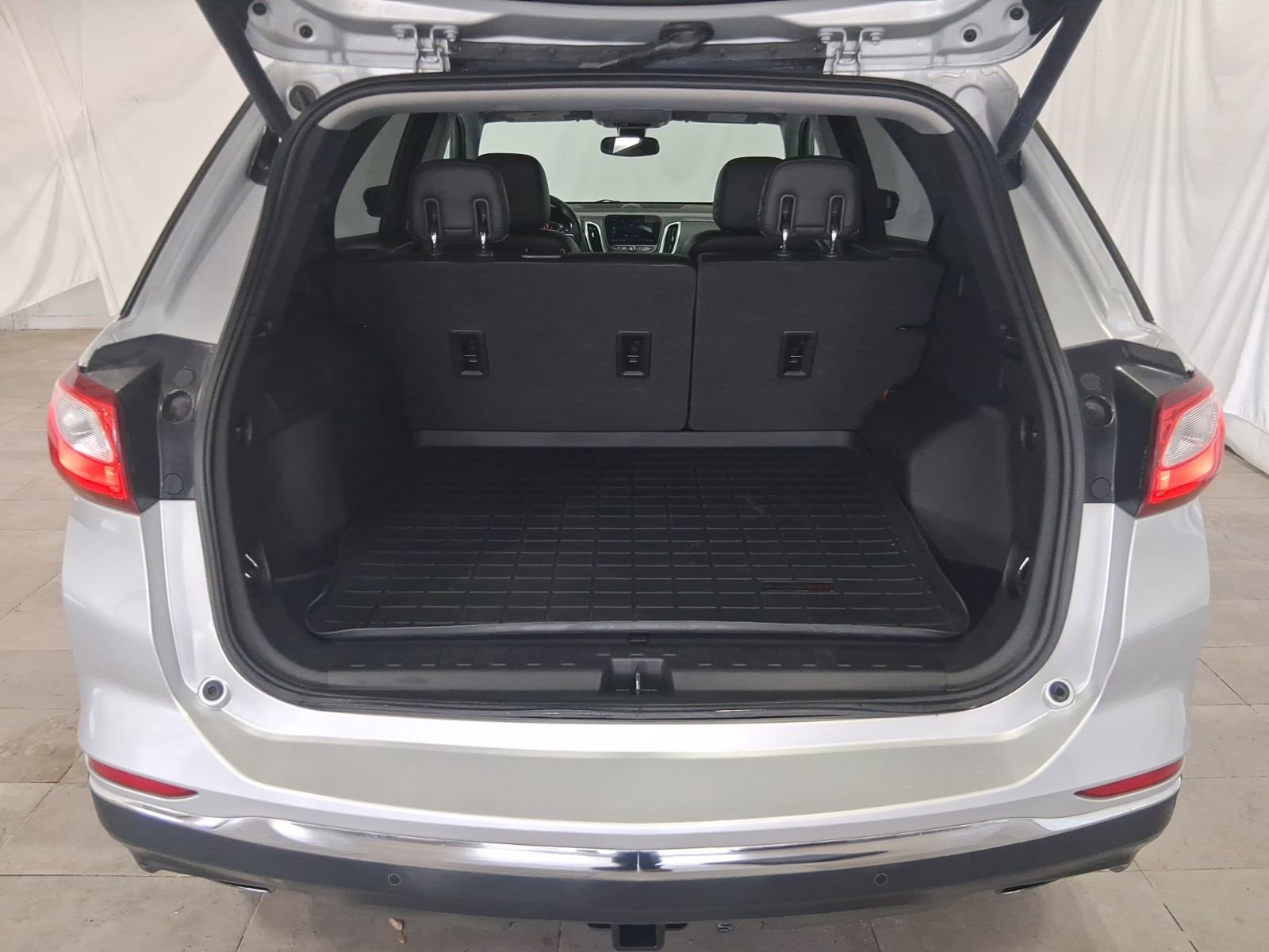 Used 2020 Chevrolet Equinox Premier w/ Premier Redline Edition FWD image 29