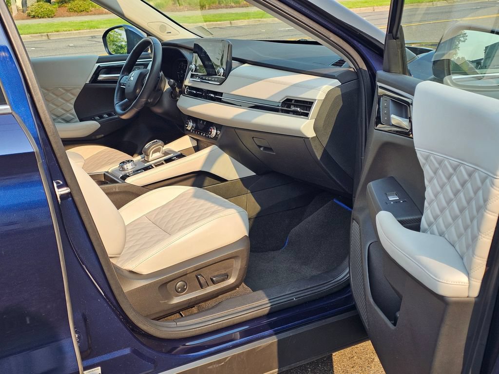 Used 2023 Mitsubishi Outlander SEL 40th Anniversary AWD/4WD image 15