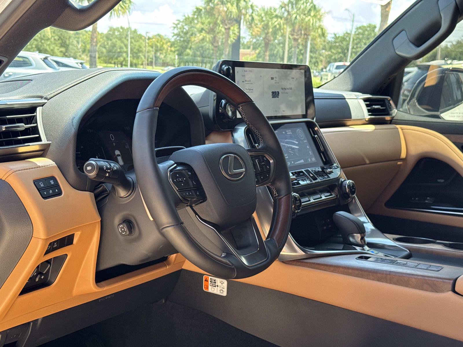 Certified 2025 Lexus LX 700h Luxury w/ Appearance Package AWD/4WD image 15