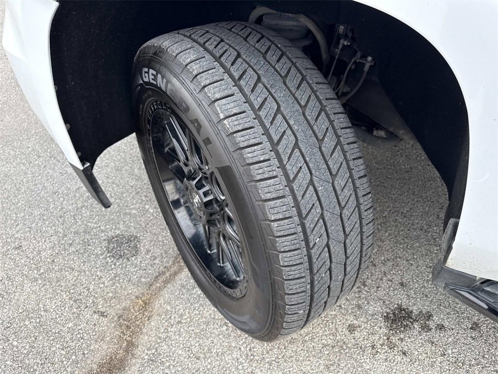 Used 2020 Chevrolet Suburban Premier image 37