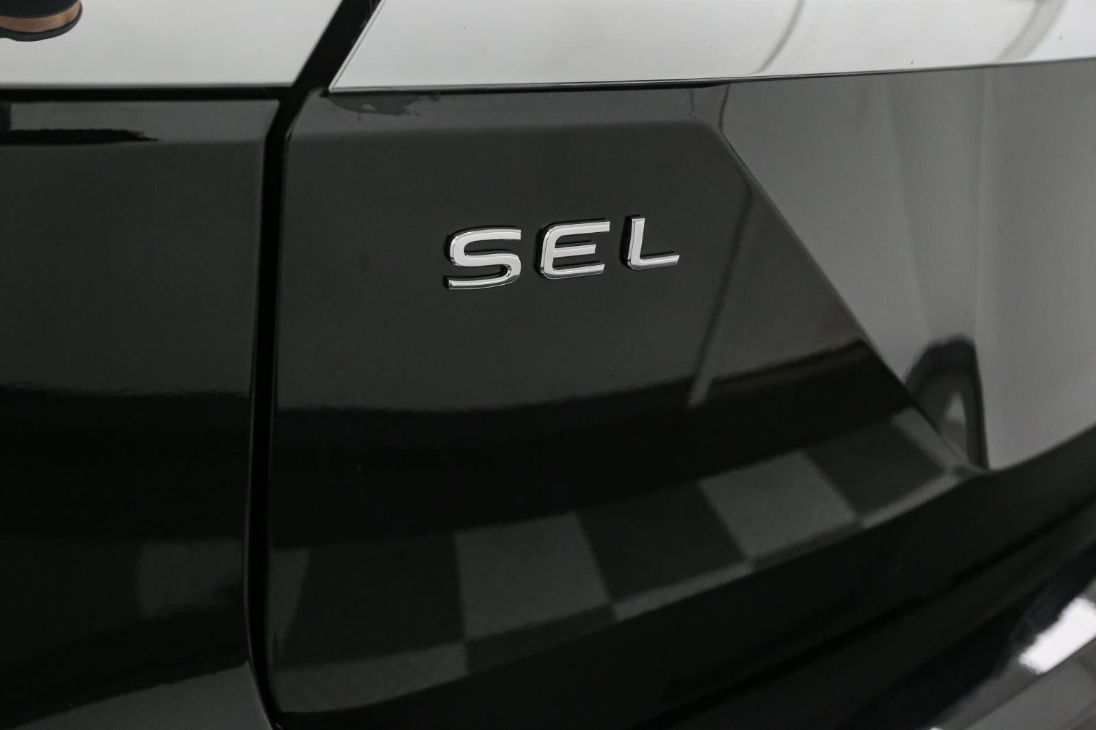 Certified 2025 Volkswagen Atlas SEL image 12