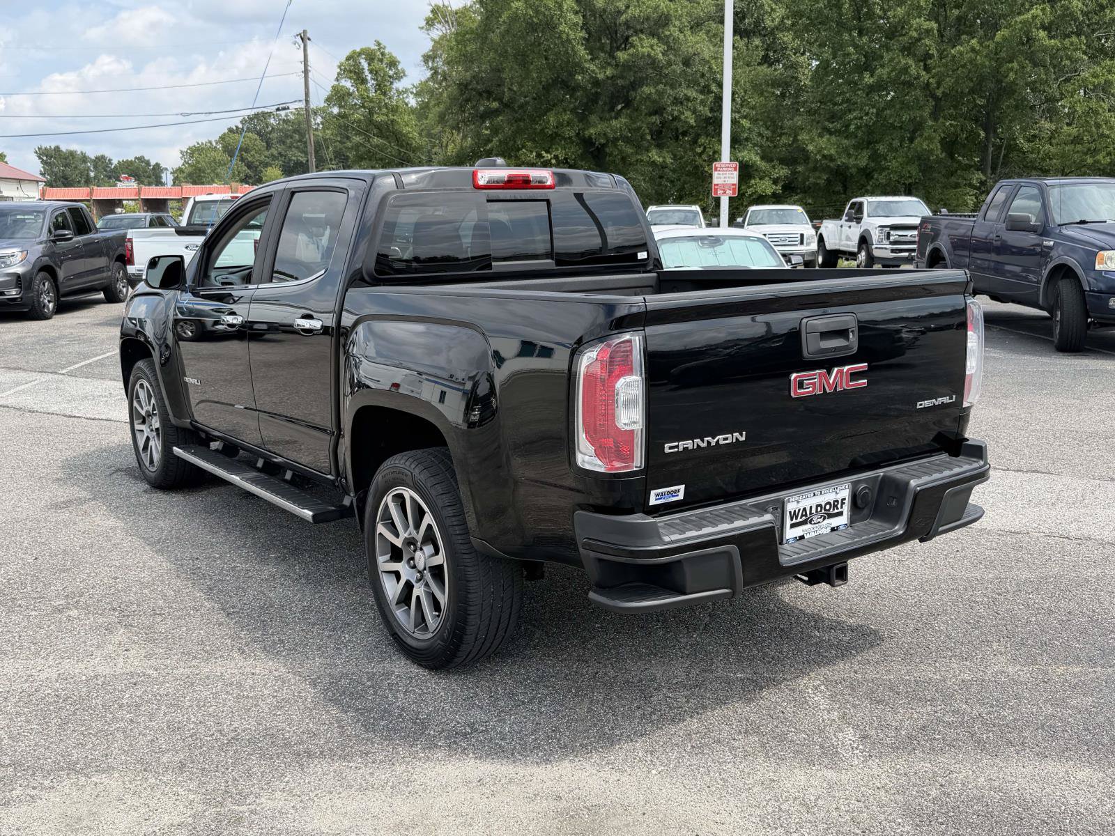 Used 2018 GMC Canyon Denali RWD image 4