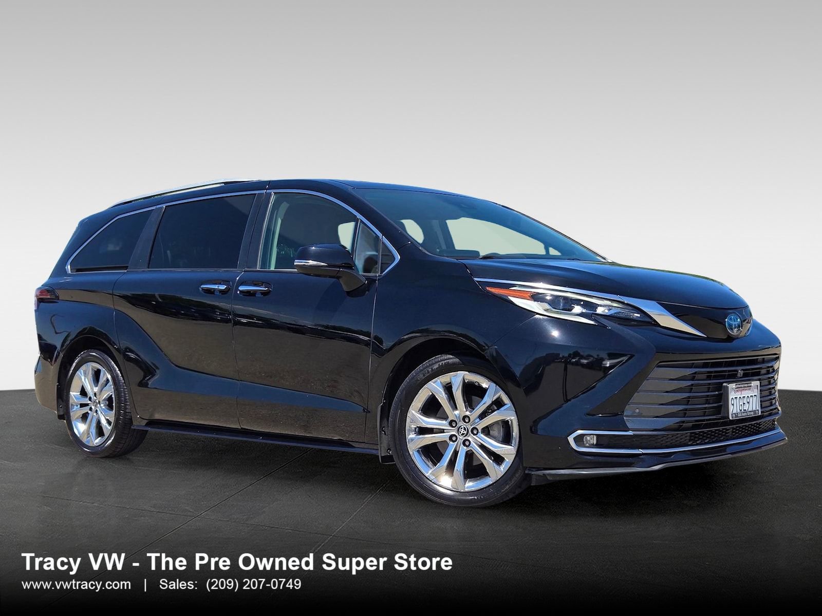 Used 2022 Toyota Sienna Platinum