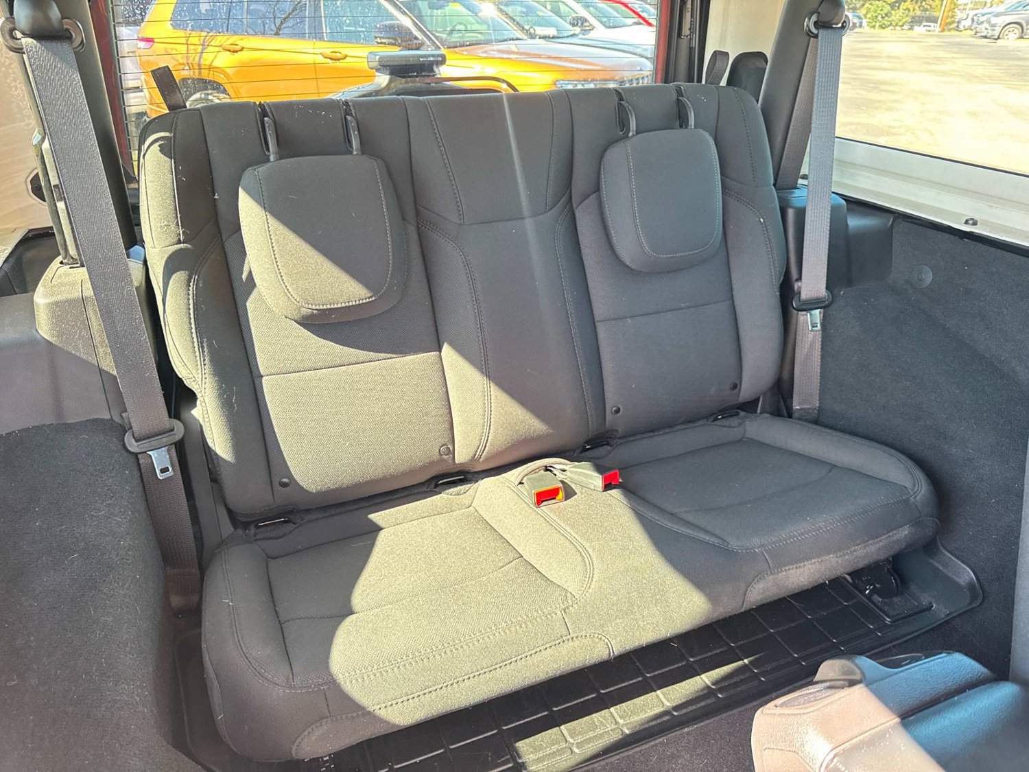 Used 2022 Jeep Wrangler Sport AWD/4WD image 19