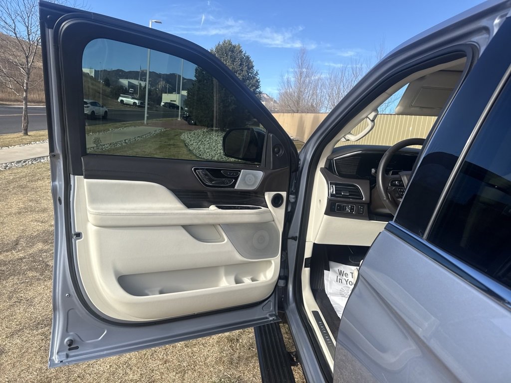 Certified 2024 Lincoln Navigator Black Label image 10