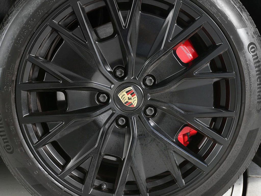 Used 2022 Porsche Taycan GTS image 11