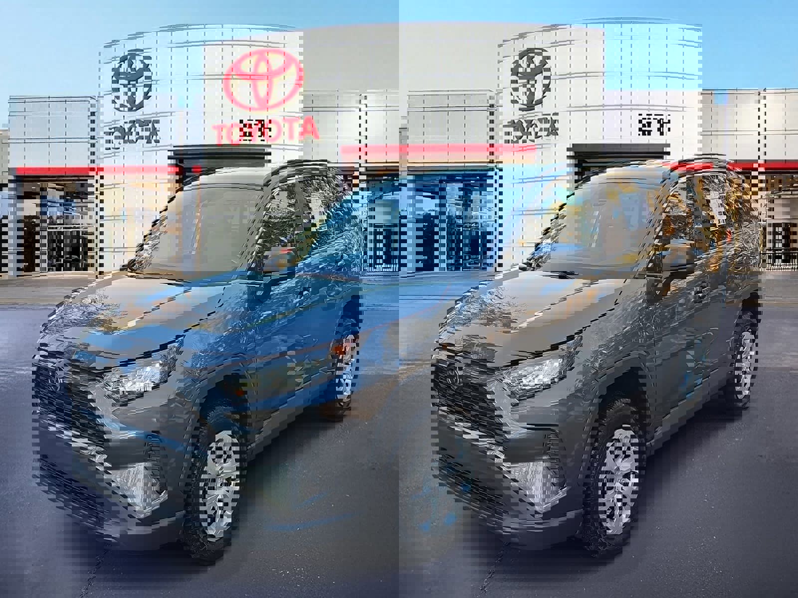 Certified 2021 Toyota RAV4 LE video 1